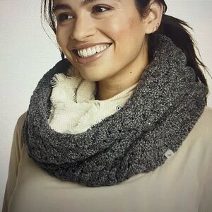 Women’s Eddie Bauer Fleece Cowl Scarf